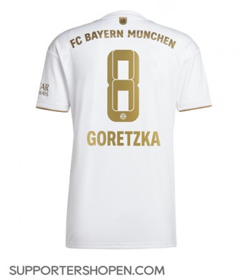 Bayern Munich Leon Goretzka #8 Borta Matchtröja 2022-23 Kortärmad
